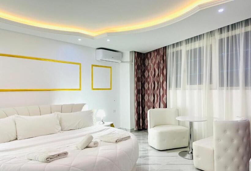 디럭스 스위트, Ujvara