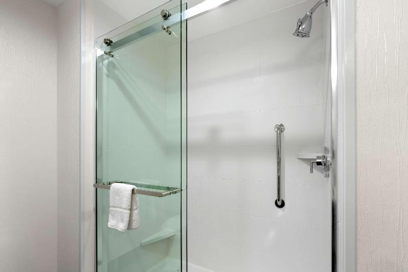 带大床的标准间, Hampton Inn & Suites Spokane Downtownsouth