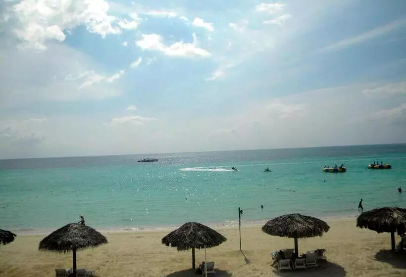 オーシャンビュー2ベッドルームヴィラ, Beachcomber Club Resort