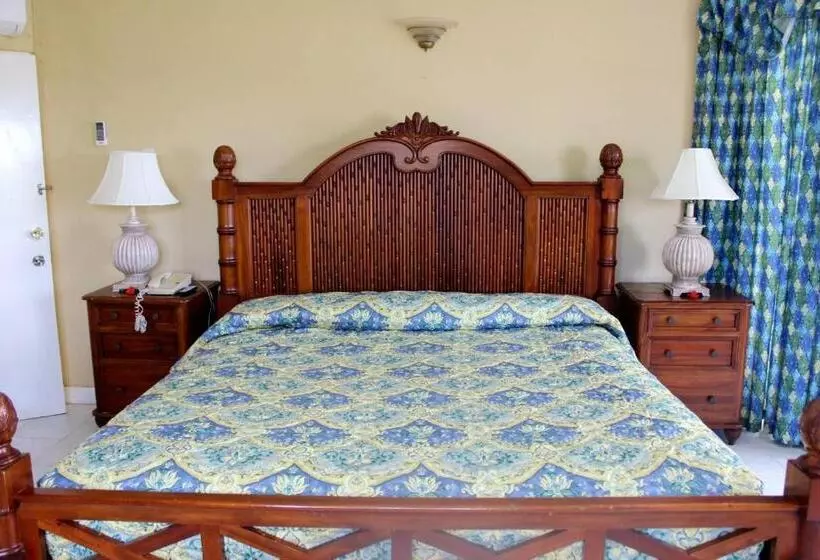 オーシャンビュースーペリアールーム, Beachcomber Club Resort
