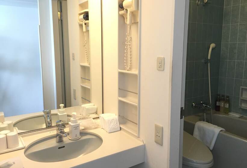 חדר סטנדרט לשלושה, Grand Prince Hotel Hiroshima