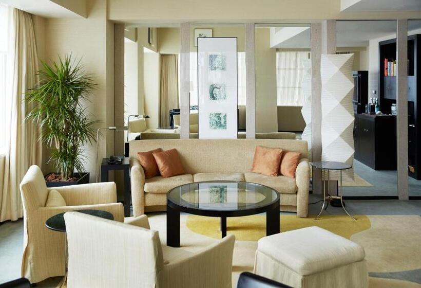 스위트 킹사이즈 침대, Park Hyatt Tokyo