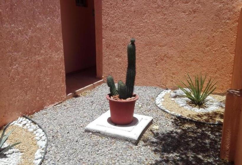 エコノミールーム, Club Cantamar Beach Hotel & Marina