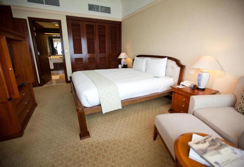 سوییت اجرایی, Gurney Bay Hotel, A Parkroyal Partner