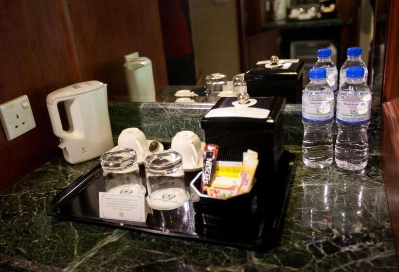اتاق سوپریور با چشم‌انداز شهر, Gurney Bay Hotel, A Parkroyal Partner
