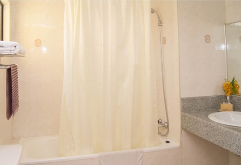 اتاق پریمیوم سه تخته, Grand Continental Kuantan