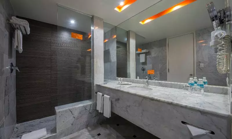 اتاق لوکس با تخت بزرگ, Real Inn Tijuana By Camino Real Hoteles