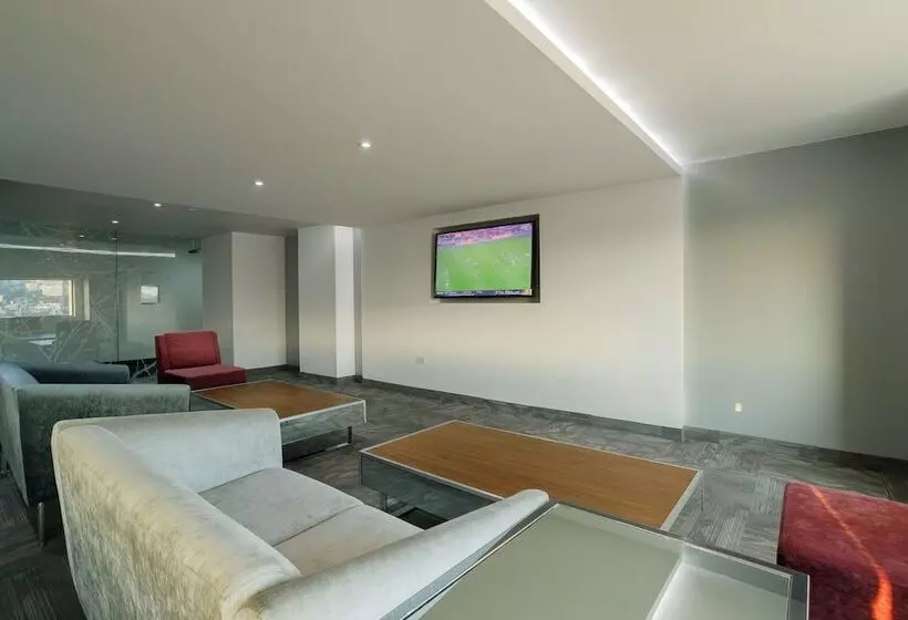اتاق اجرایی با تخت بزرگ, Real Inn Tijuana By Camino Real Hoteles