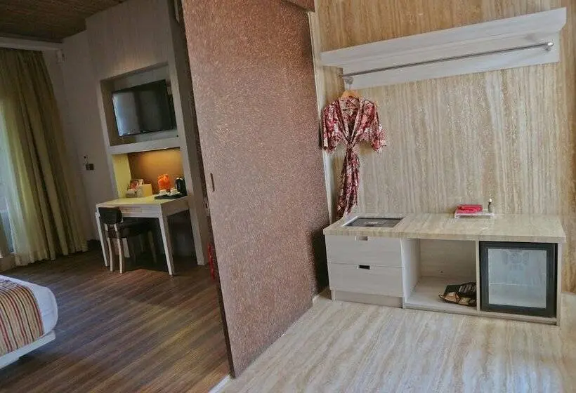 スタンダードルーム, Grand Mega Resort And Spa Cepu