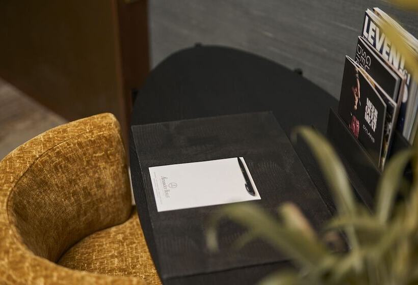 חדר דלוקס, Alexander