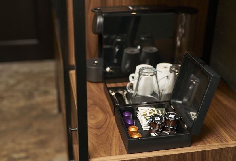 Номер Deluxe, Alexander