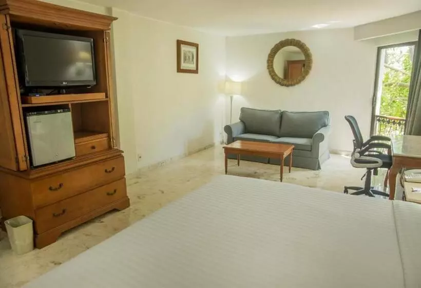 سوییت جونیور, Continental Caribe Bay