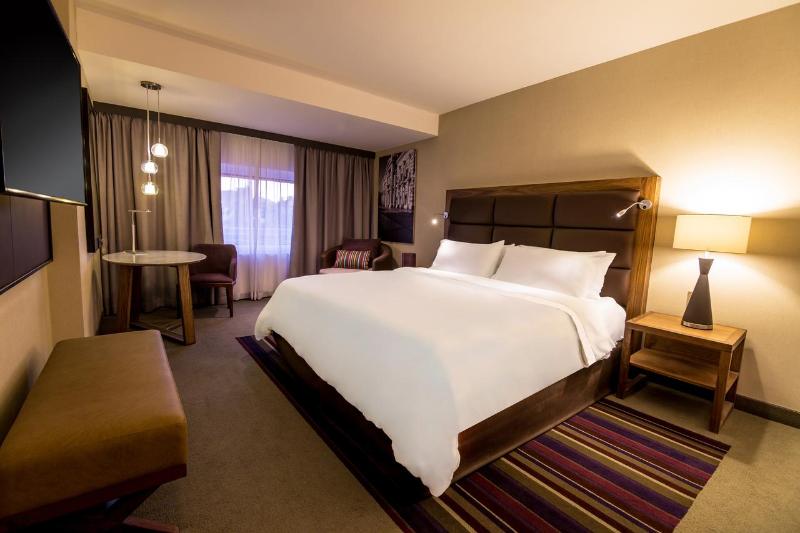 غرفة كلوب سرير كينج, Fiesta Americana Hermosillo