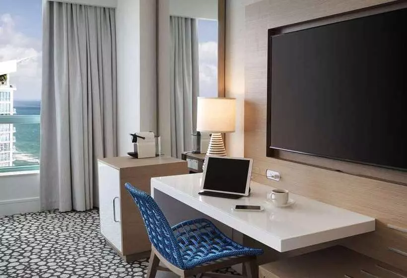 اتاق استاندارد با 2 تخت دوبل, Hilton Mexico City Airport