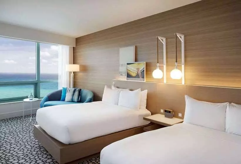 اتاق استاندارد با 2 تخت دوبل, Hilton Mexico City Airport
