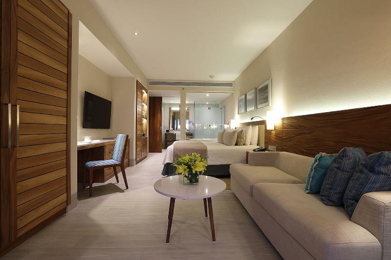 חדר דלוקס עם מיטת קינג, Emporio Cancun   Buy All Inclusive Option