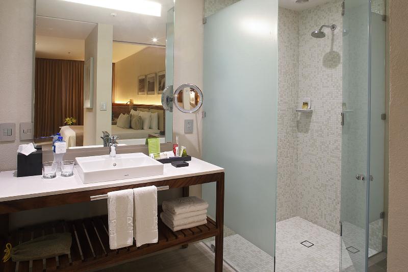 Suite Deluxe Pat King, Emporio Cancun   Buy All Inclusive Option