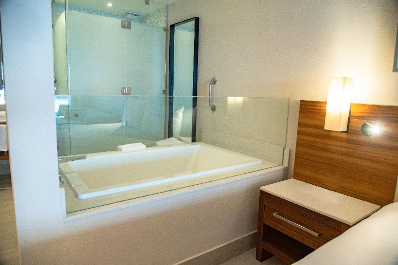 Cameră Standard Pat King Size, Emporio Cancun   Buy All Inclusive Option