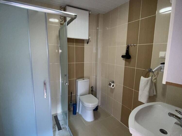 غرفة قياسية رباعية, Fulya Pension