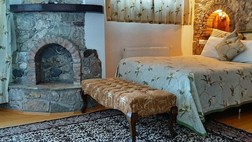 غرفة قياسية رباعية, Fulya Pension