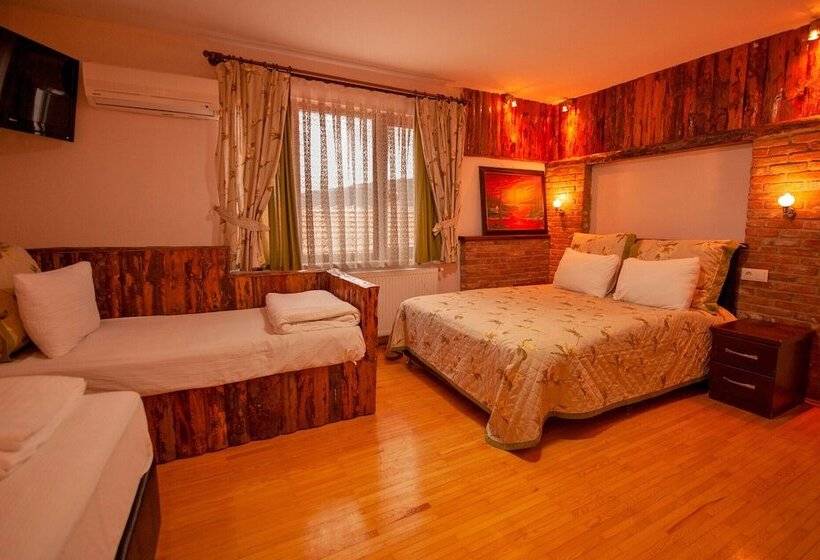 غرفة قياسية رباعية, Fulya Pension