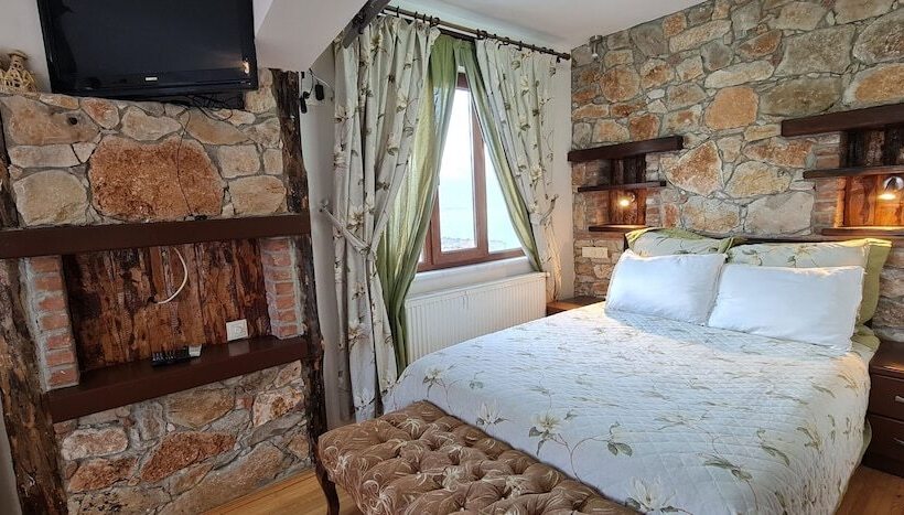 غرفة قياسية رباعية, Fulya Pension