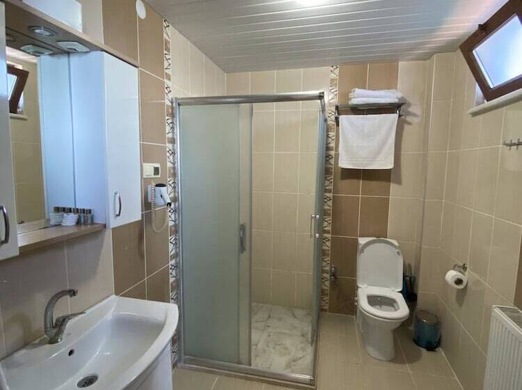 غرفة قياسية مطلّة علي البحيرة, Fulya Pension