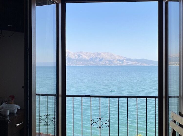 غرفة قياسية مطلّة علي البحيرة, Fulya Pension