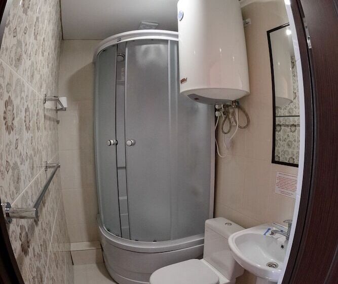 غرفة قياسية فردية, Afiny