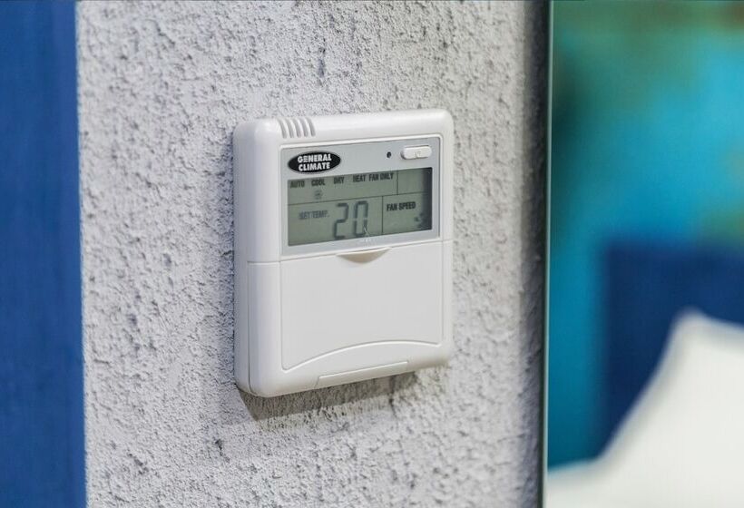 اتاق استاندارد با سرویس بهداشتی مشترک, Icon Hostel