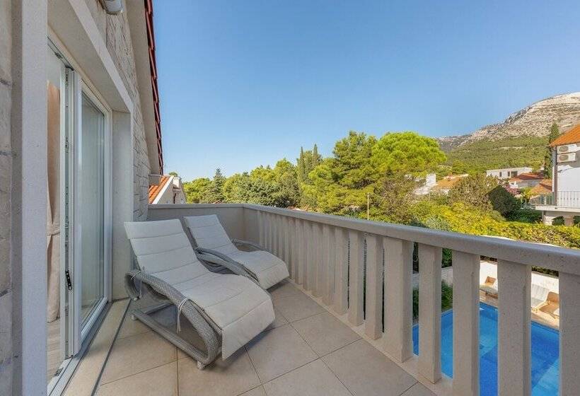 سوییت لوکس, Villa Mediterranea