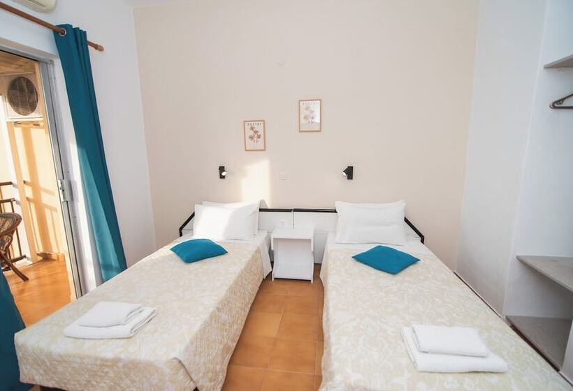 إستوديو كلاسيكى, Sandy Beach Studios