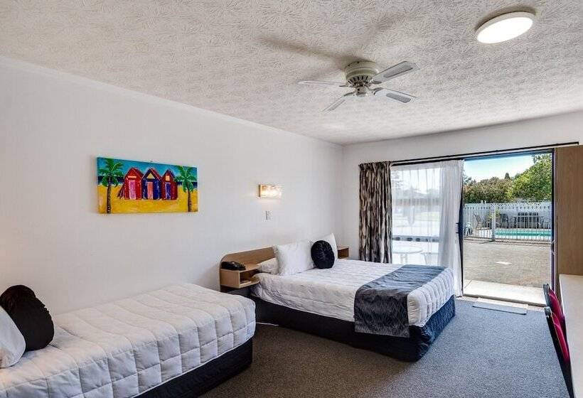 Студия Стандарт, Ace High Motor Inn