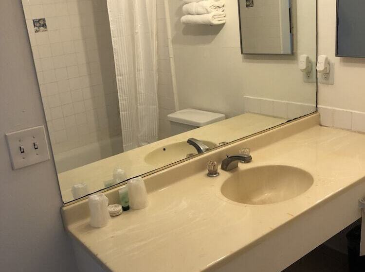 غرفة أساسية سرير مزدوج, King Lodge Motel