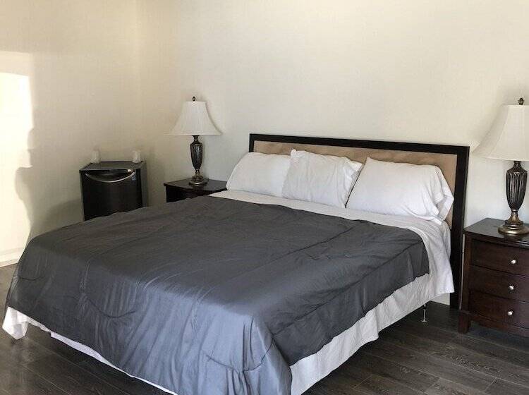 غرفة أساسية سرير مزدوج, King Lodge Motel