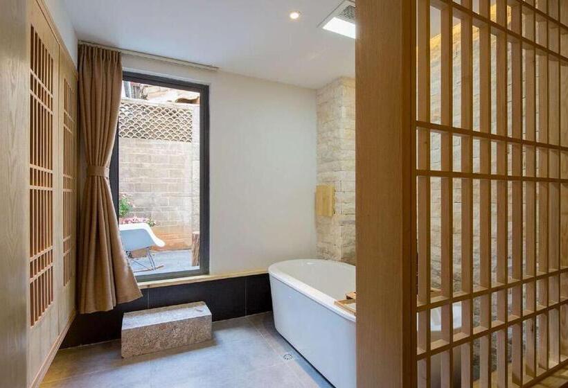 バルコニー付きスタンダードルーム, Lijiang Sunshine Nali Inn