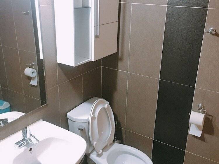 Łóżko we Wspólnym Pokoju, Lux Guesthouse