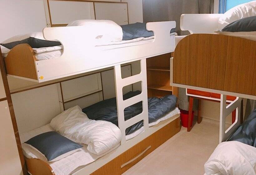 Łóżko we Wspólnym Pokoju, Lux Guesthouse