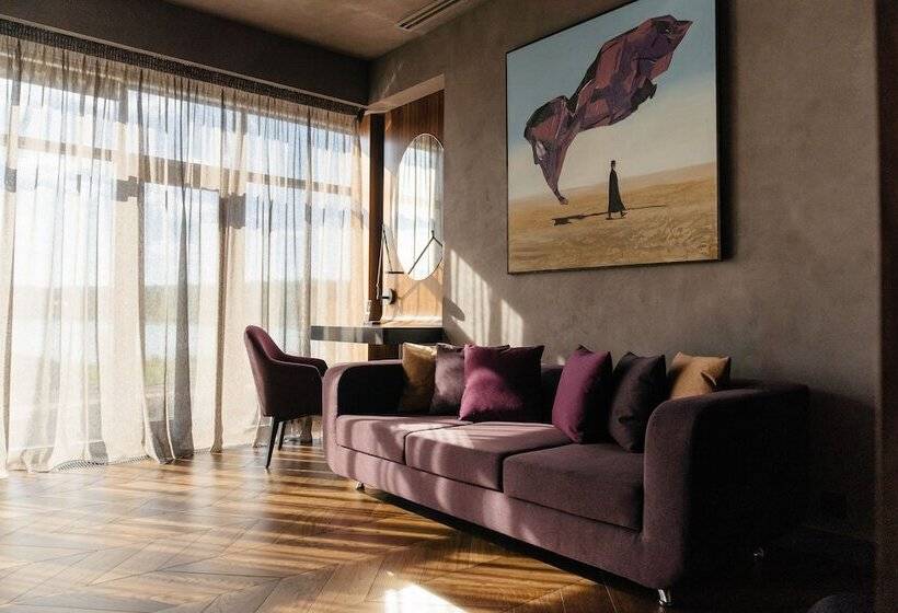 سوییت لوکس, Riviera Wellness Resort