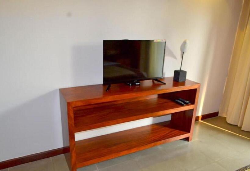 Номер Deluxe, Kethaka Aga