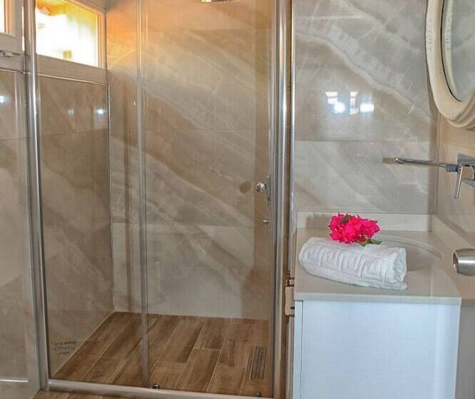 Pokój Standard, Mina Apart