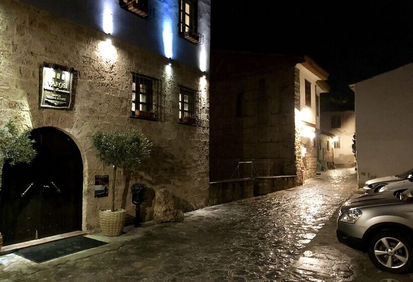 スタンダードルーム, Varosi 4 Seasons