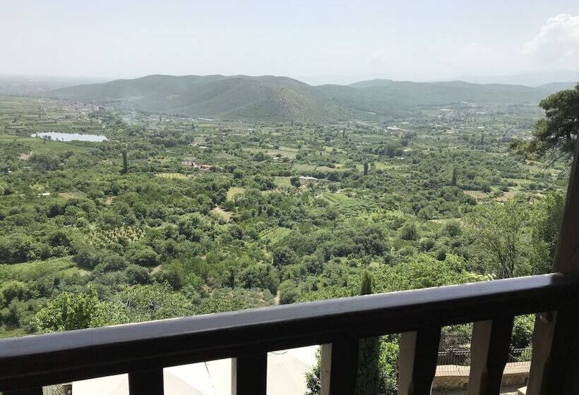 غرفة قياسية, Varosi 4 Seasons