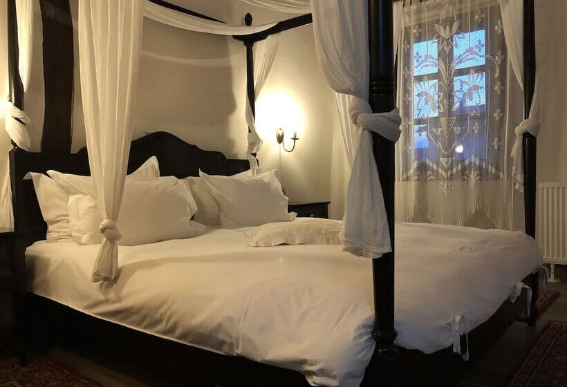 スタンダードルーム, Varosi 4 Seasons