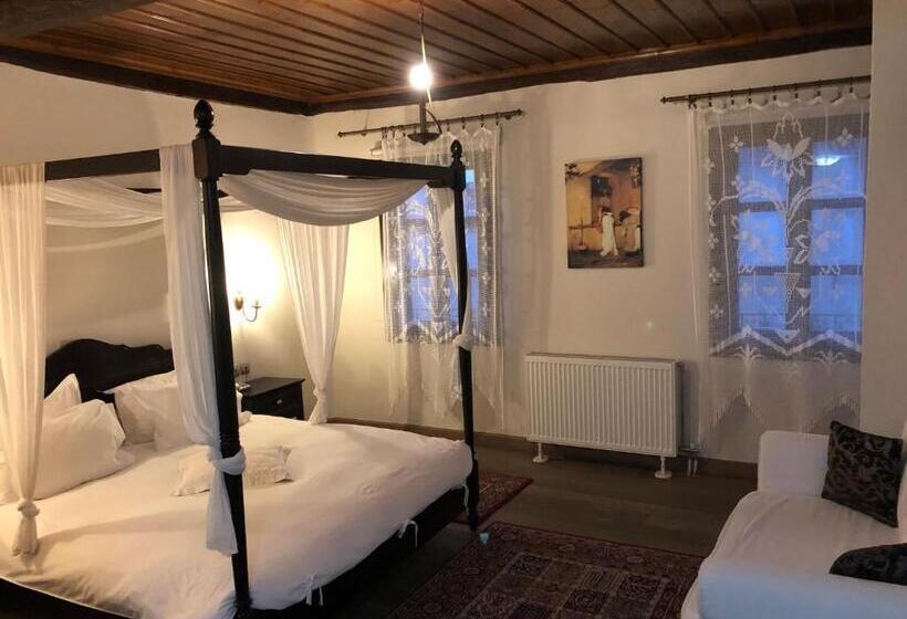 スタンダードルーム, Varosi 4 Seasons