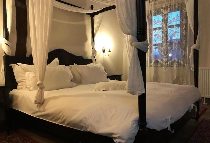 スタンダードルーム, Varosi 4 Seasons