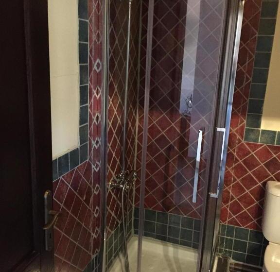 シングルデラックスルーム, Varosi 4 Seasons