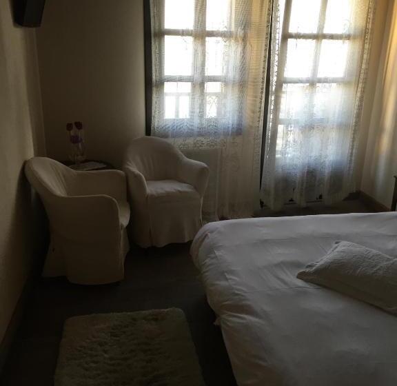 シングルデラックスルーム, Varosi 4 Seasons