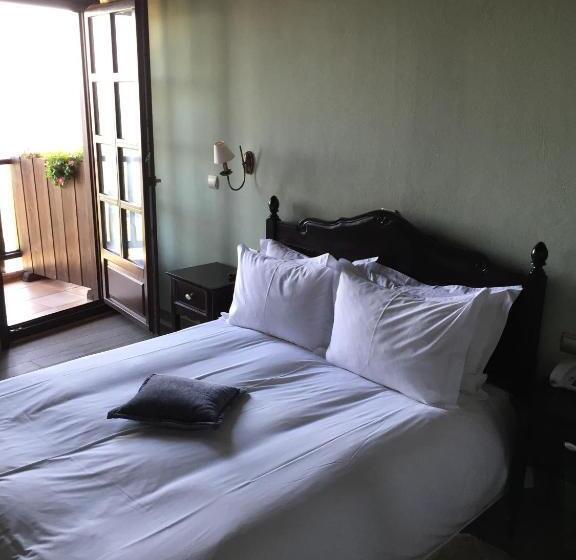 シングルデラックスルーム, Varosi 4 Seasons