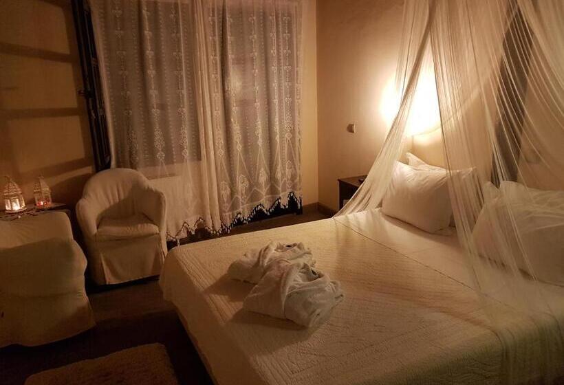 シングルデラックスルーム, Varosi 4 Seasons